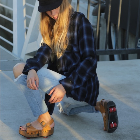 70’s ROLLER POP OUT PLATFORM SHOES - Picture 3 of 4